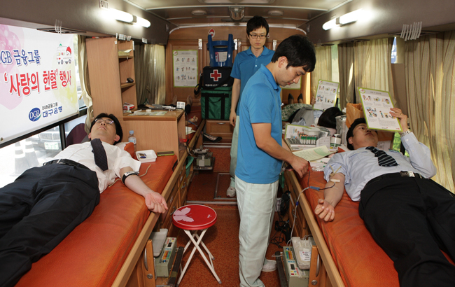 DGB금융그룹 출범 1주년 기념 임직원 사랑의 헌혈 행사 이미지
